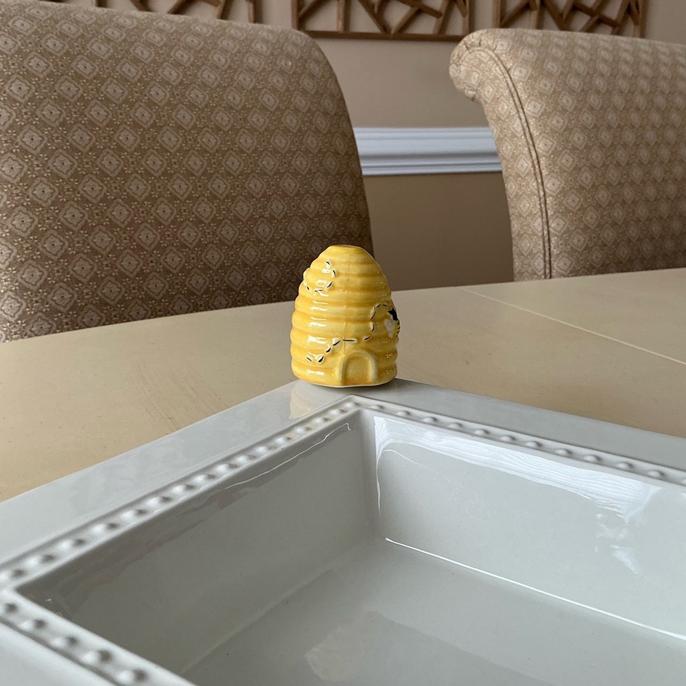 Sweet Bee Hive Platter Decoration 🐝